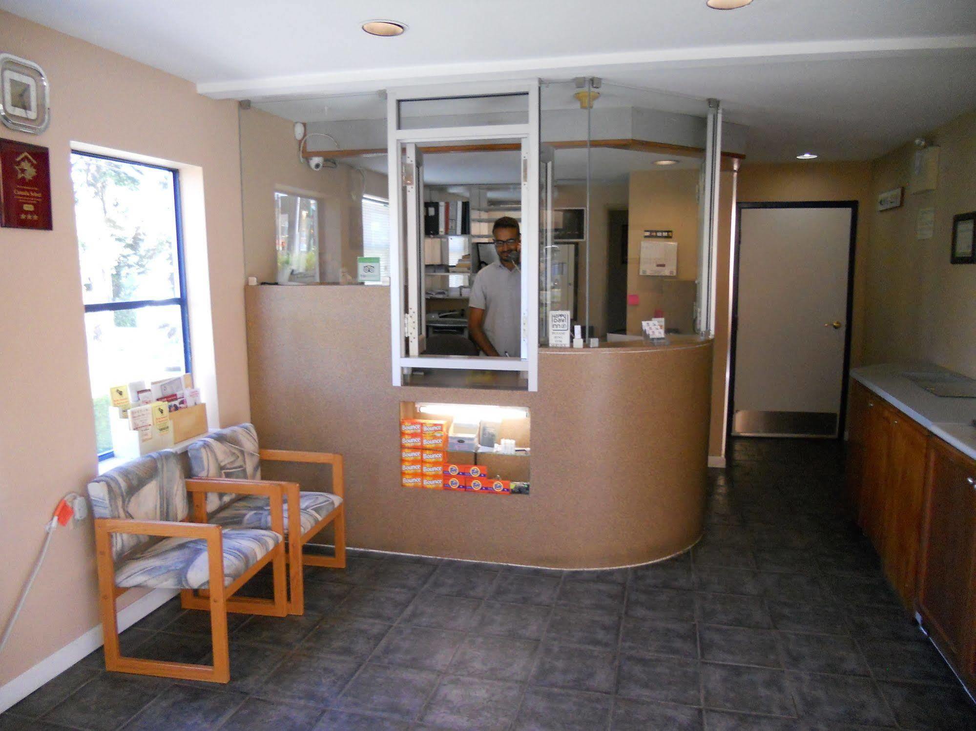 Happy Day Inn Burnaby Luaran gambar